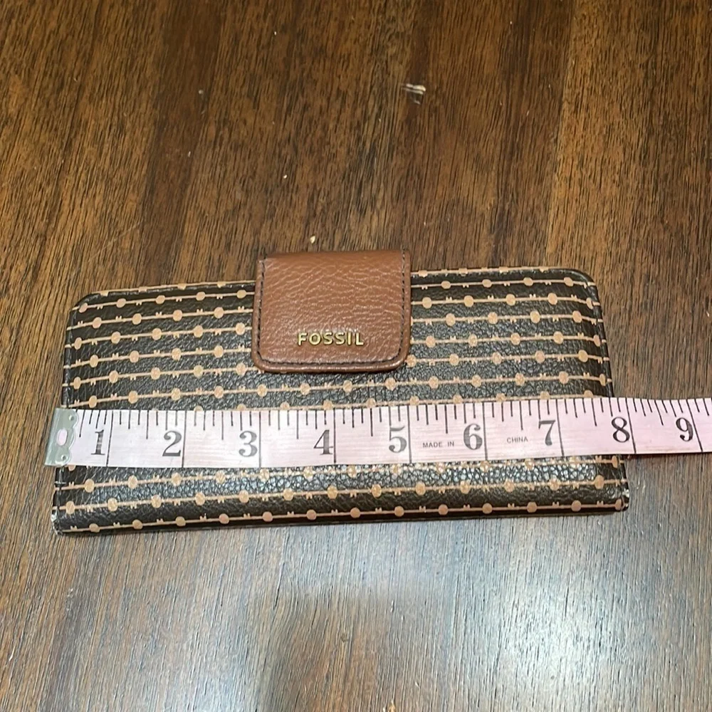 FOSSIL snap closure dot print wallet